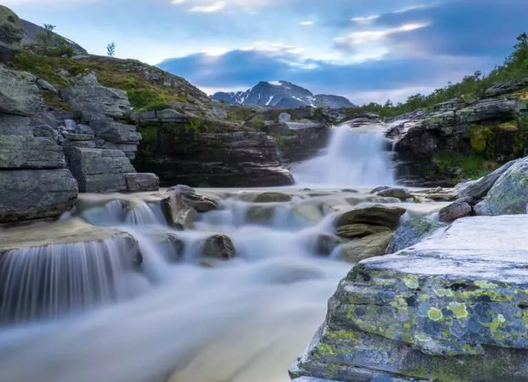 Ein Wasserfall im Rondane Nationalpark