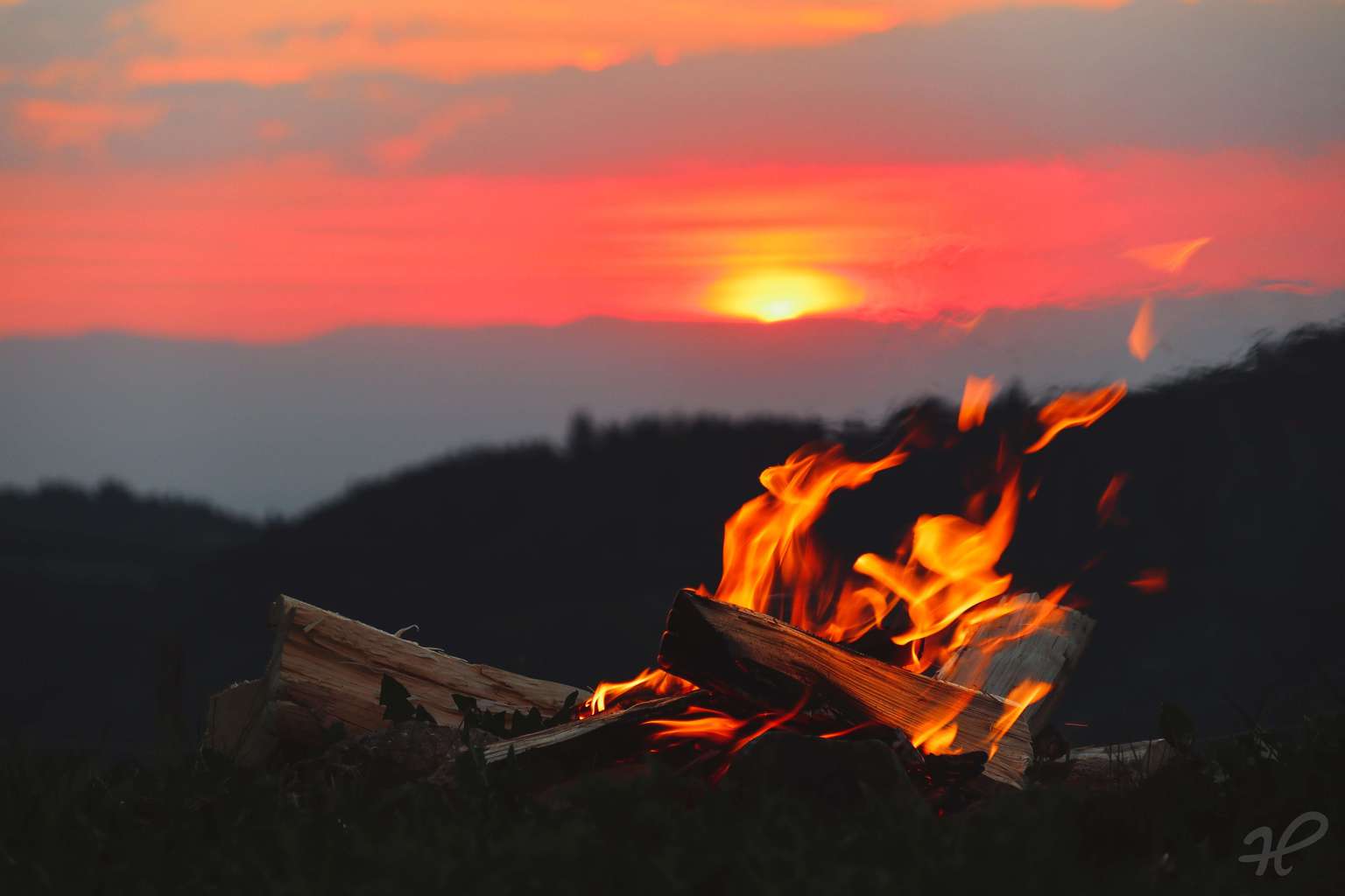 Lagerfeuer im Abendrot · Heimatfotos