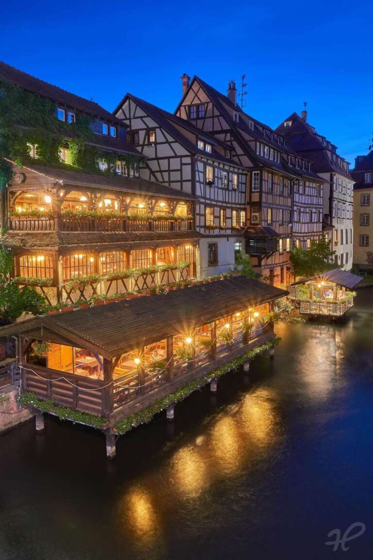Straßburg mit historischen Gebäuden am Fluss