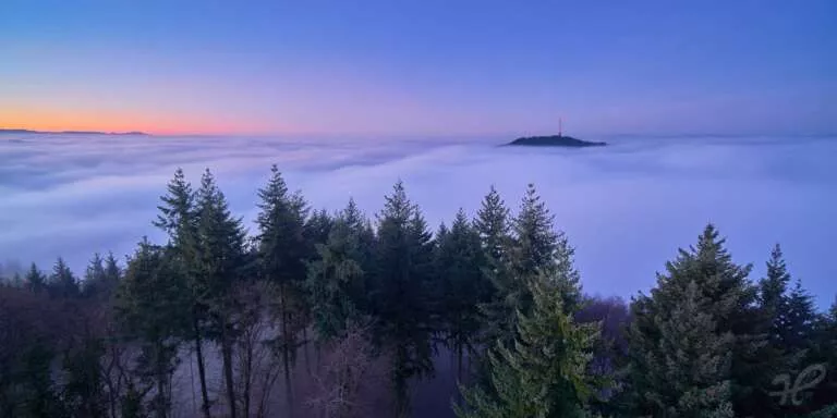 Eichelspitz über dem Nebel