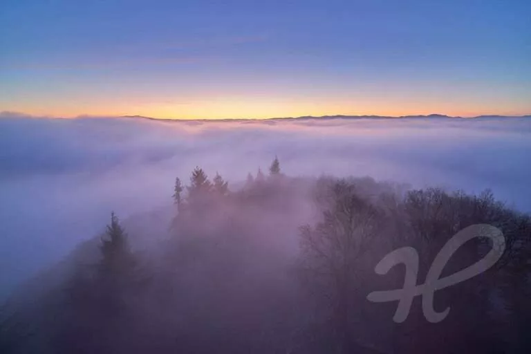Eichelspitz über dem Nebel