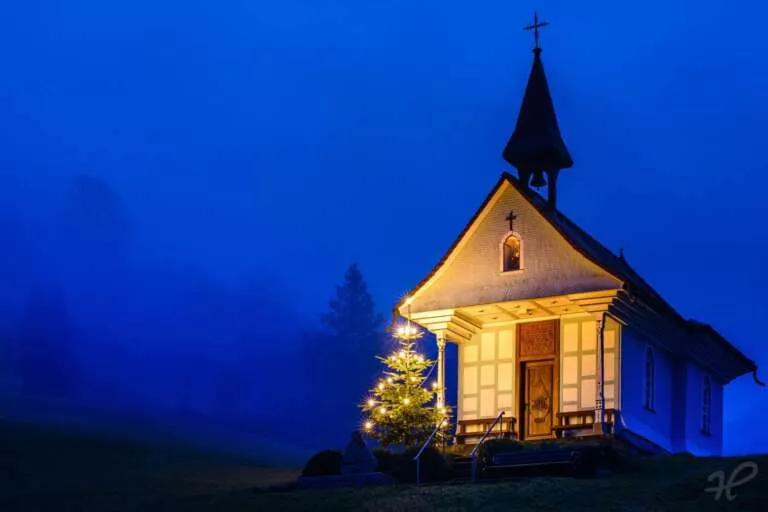 Hauserbachkapelle in der blauen Stunde