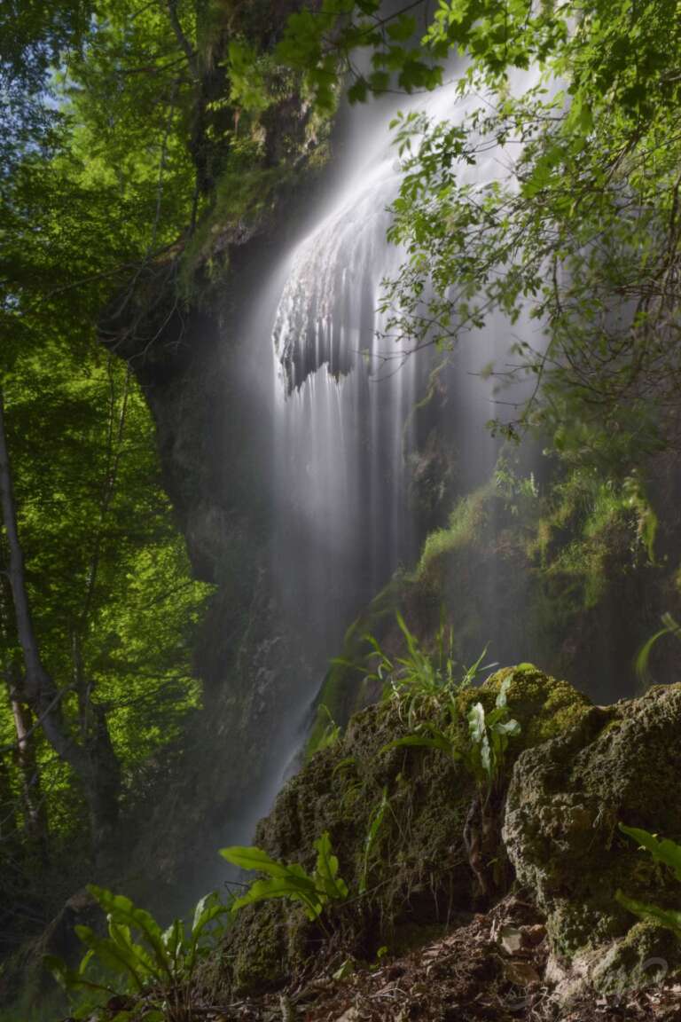 Erstes Morgenlicht am Uracher Wasserfall