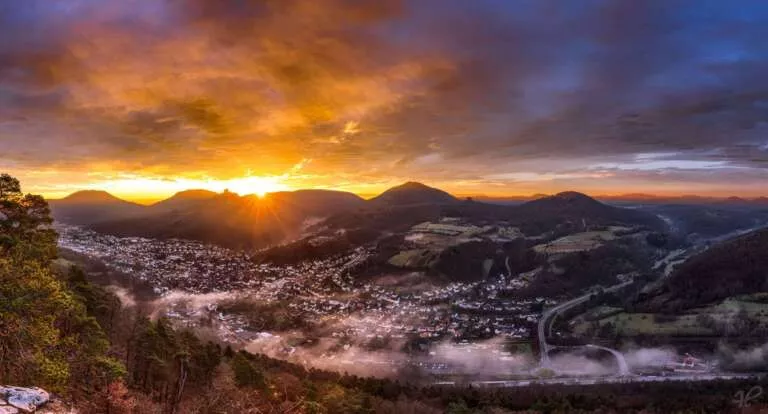 Sonnenaufgang über Annweiler