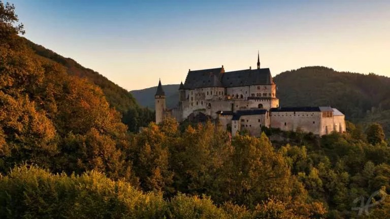 Sonnenaufgang am Schloss in Vianden