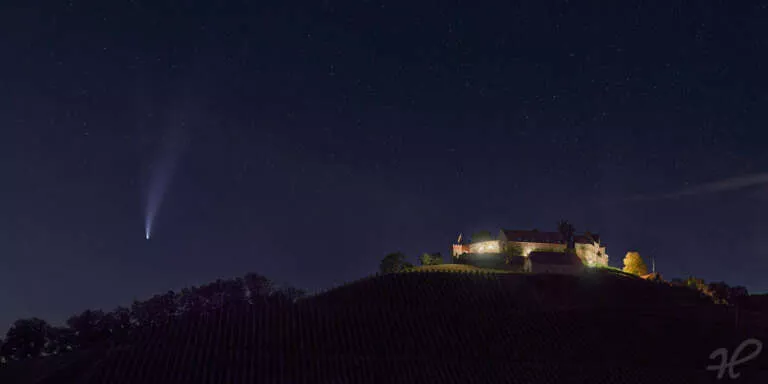 Schloss Durbach mit Komet Neowise