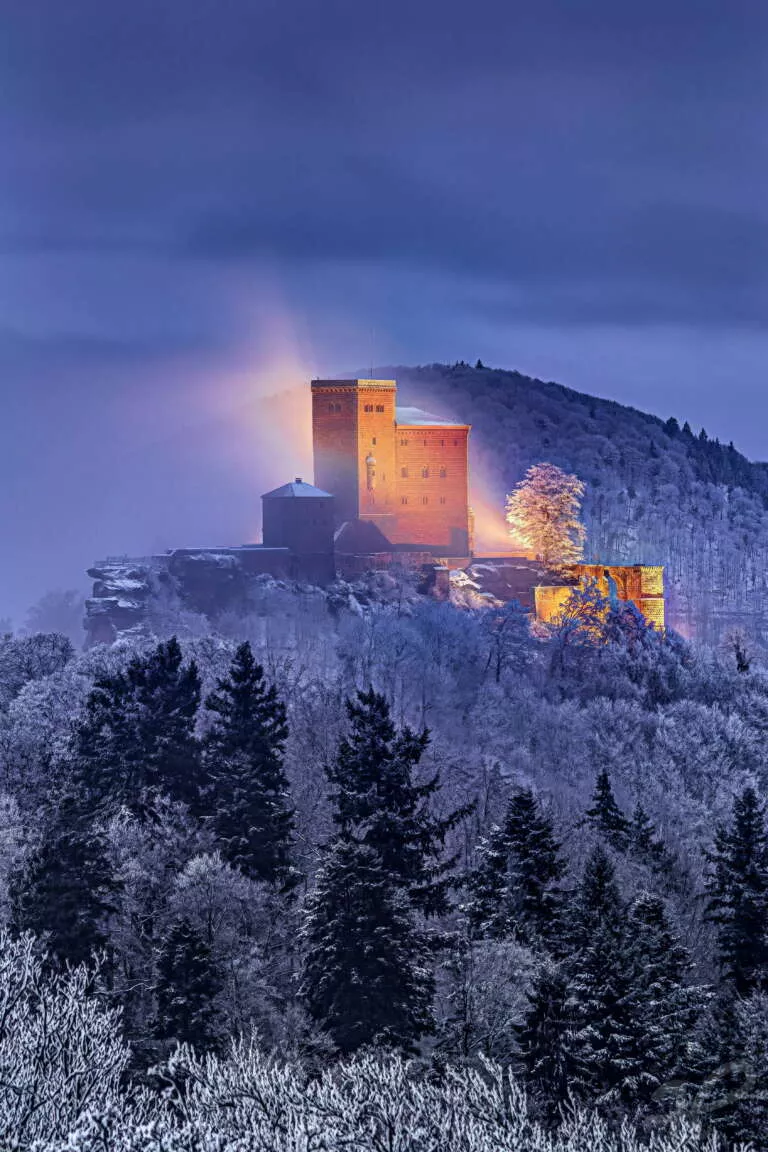 Burg Trifels im Schnee