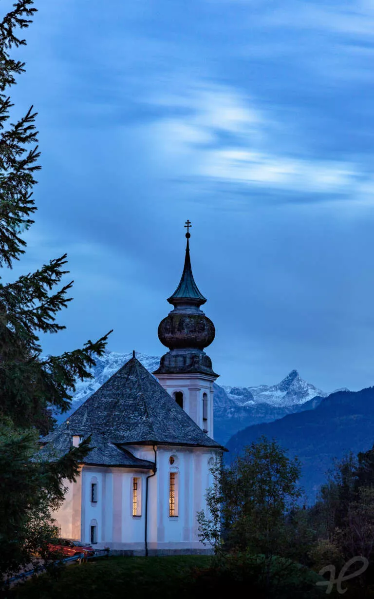 Wallfahrtskirche in den Alpen
