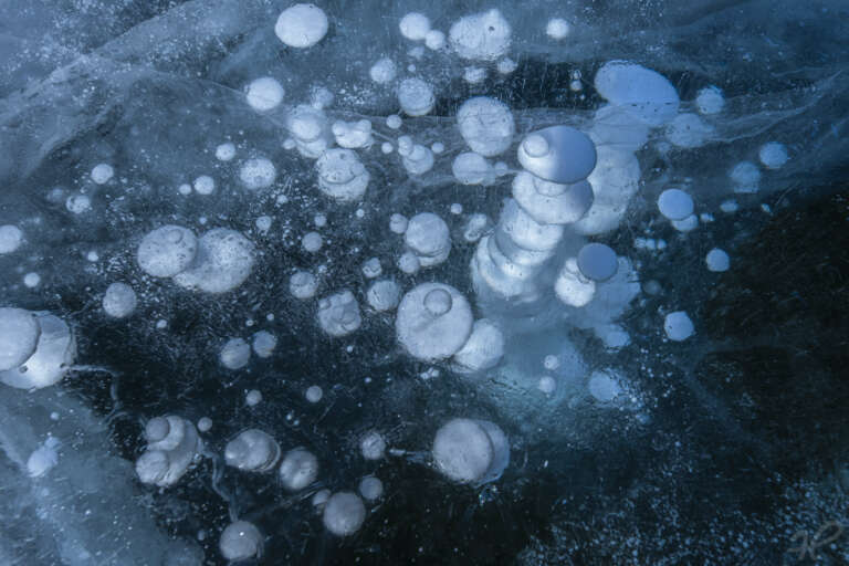 Bubbles II, Gefrorene Luftblasen im Eis