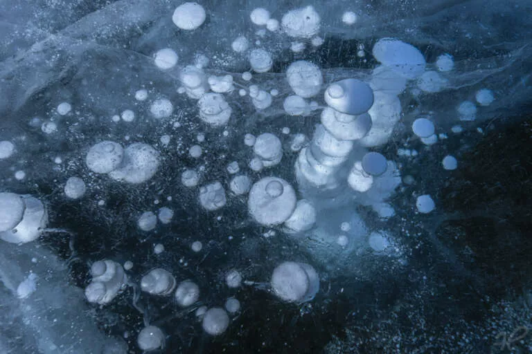 Bubbles II, Gefrorene Luftblasen im Eis