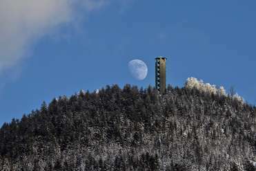 Winterlicher Buchkopfturm mit Mondaufgang