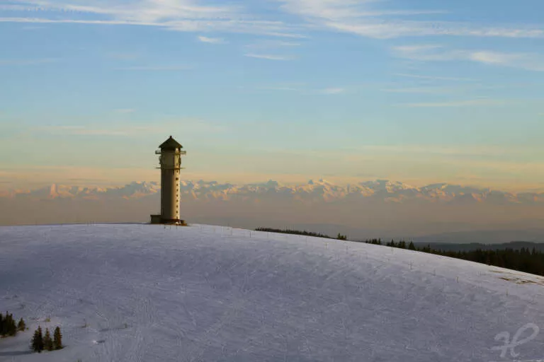 Feldbergturm mit Alpensicht