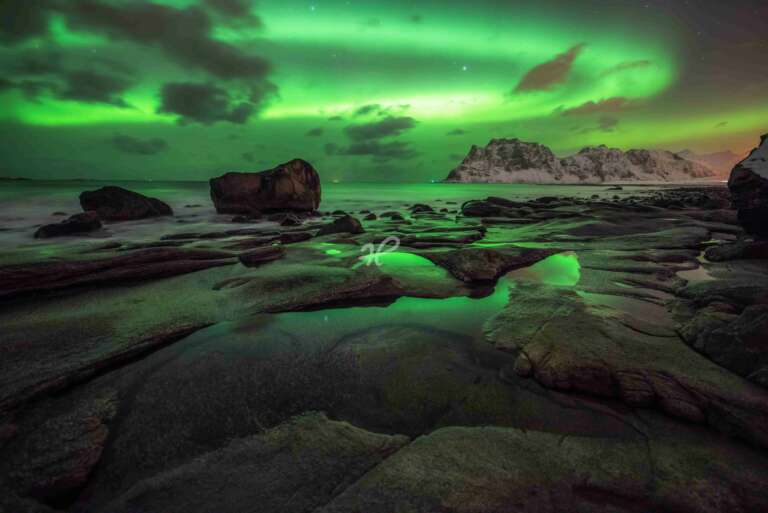 Grünes Polarlicht über Norwegen