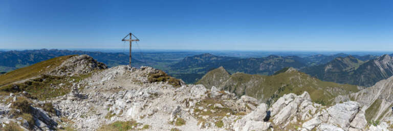 Gipfelblick vom Großen Daumen ins Illertal