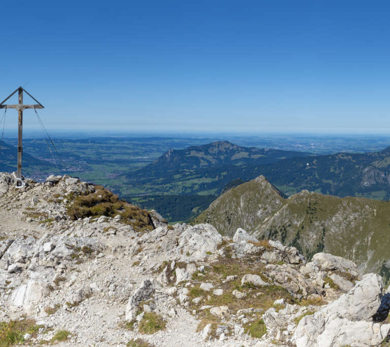 Gipfelblick vom Großen Daumen ins Illertal
