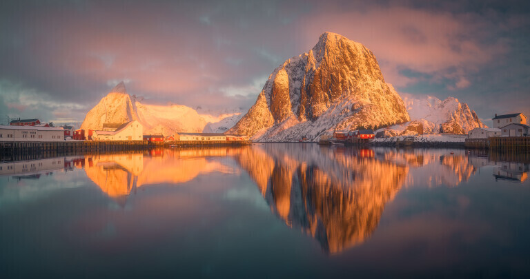 Das Fischerdorf am Fjord