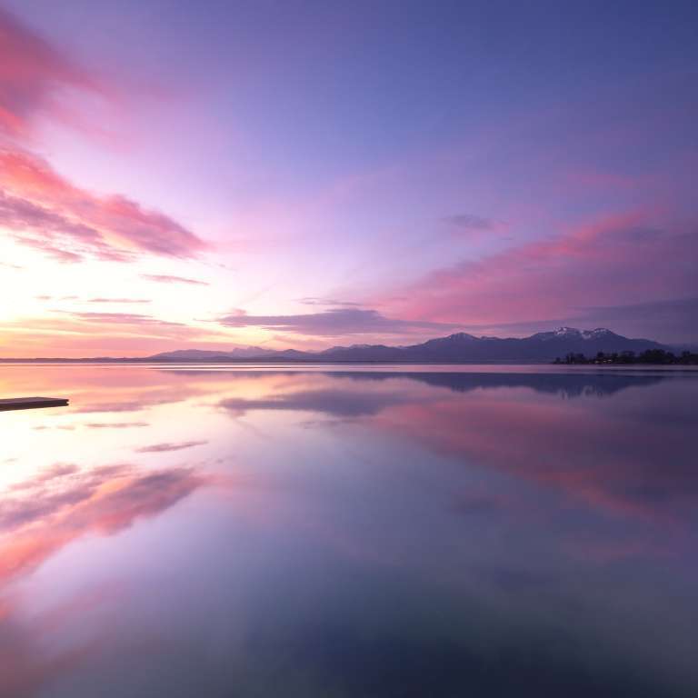Sonnenaufgang in Pastell am Chiemsee