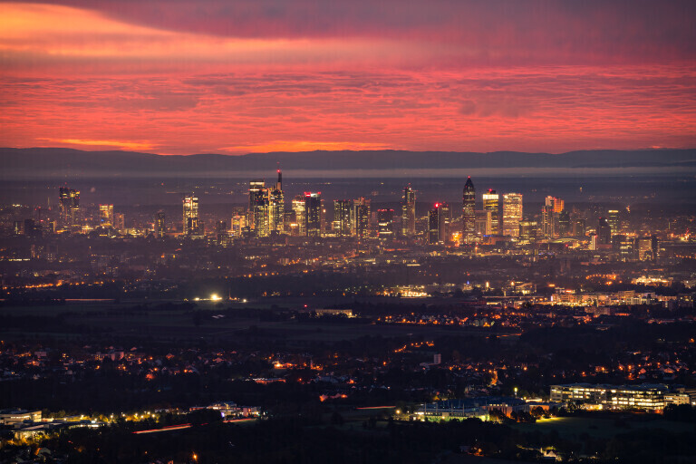 Skyline Frankfurt zur blauen Stunde