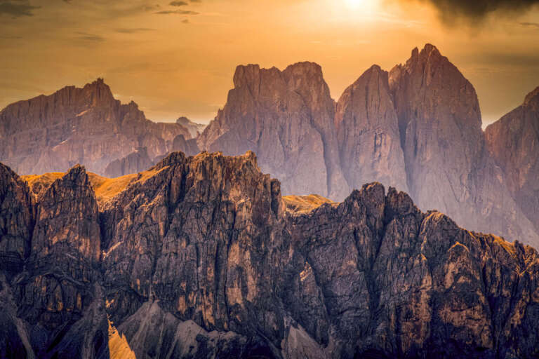 Dolomitenberge im Abendlicht