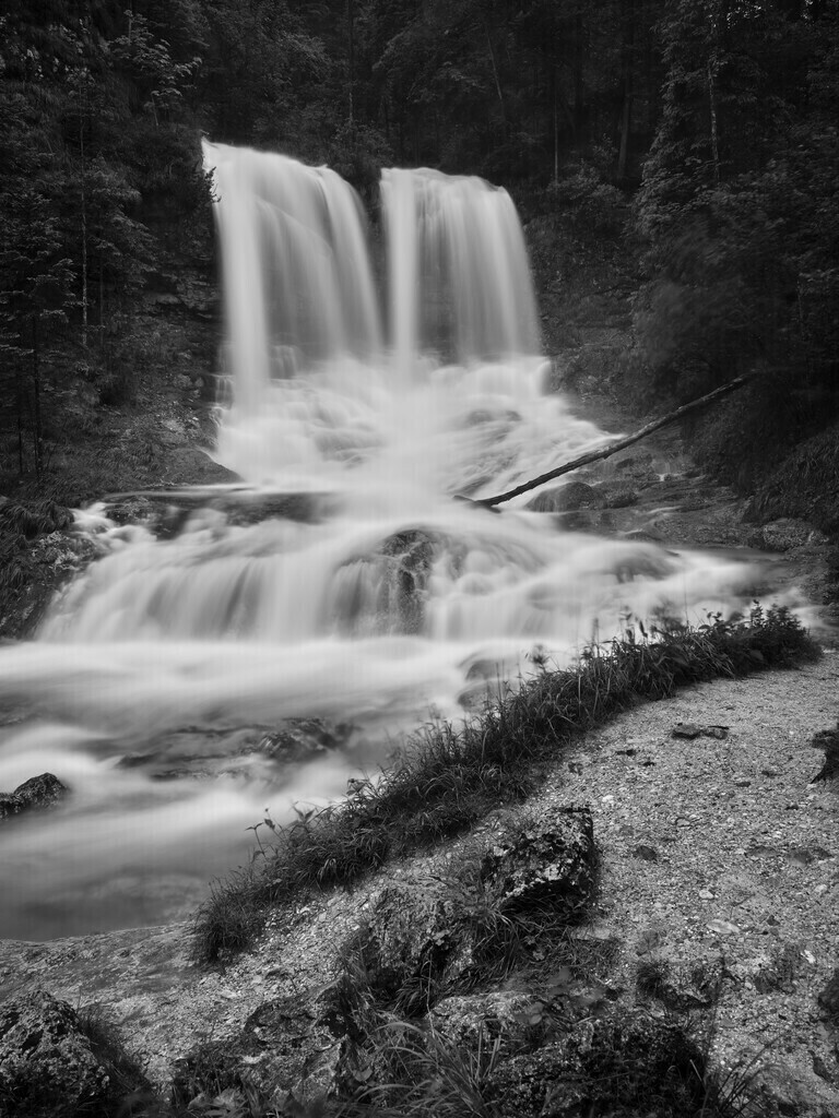 Weißbach Wasserfall in Schwarz-Weiß