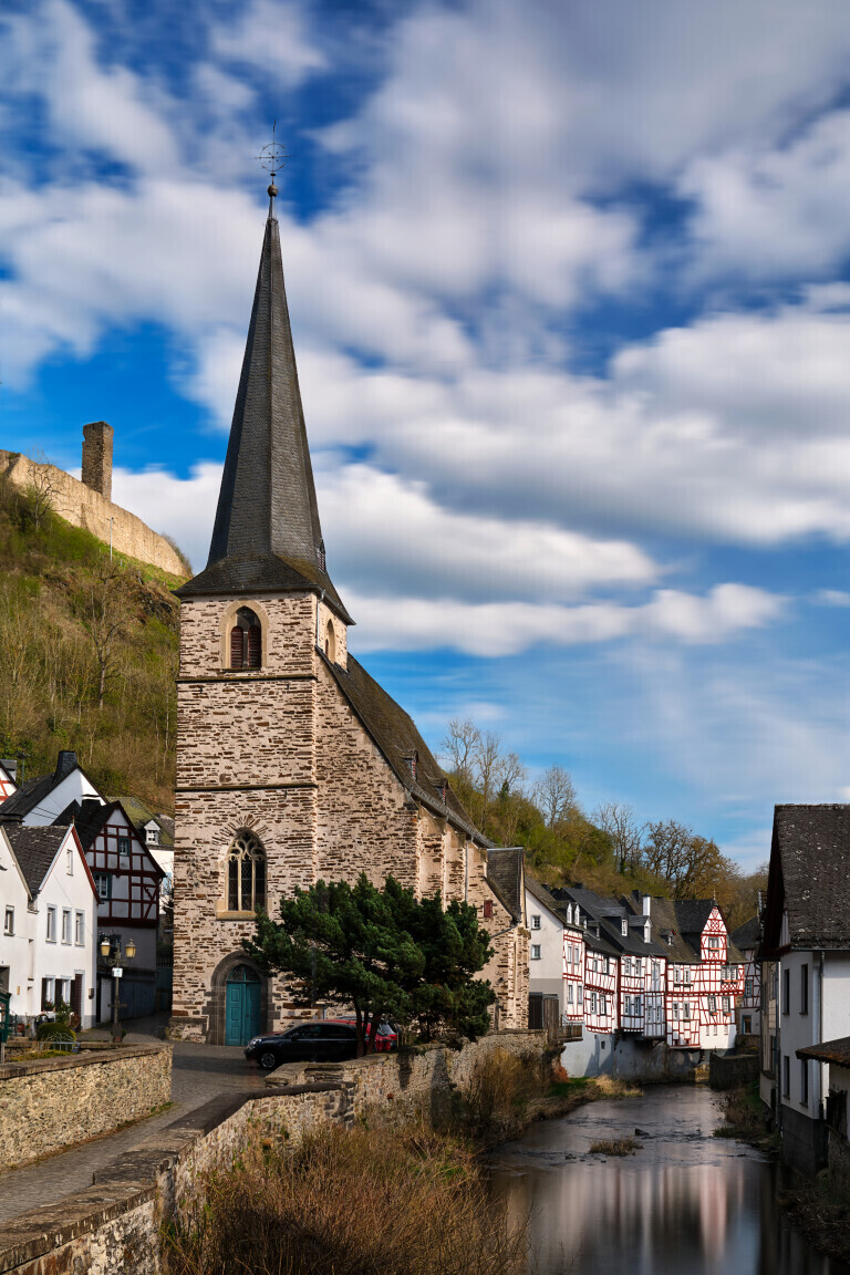 Die Dreifaltigkeitskirche in Monreal