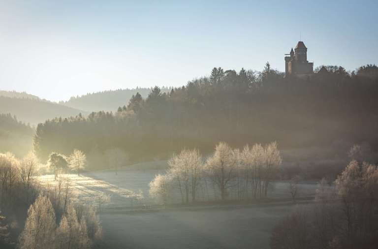 Burg Berwarstein am frühen Morgen