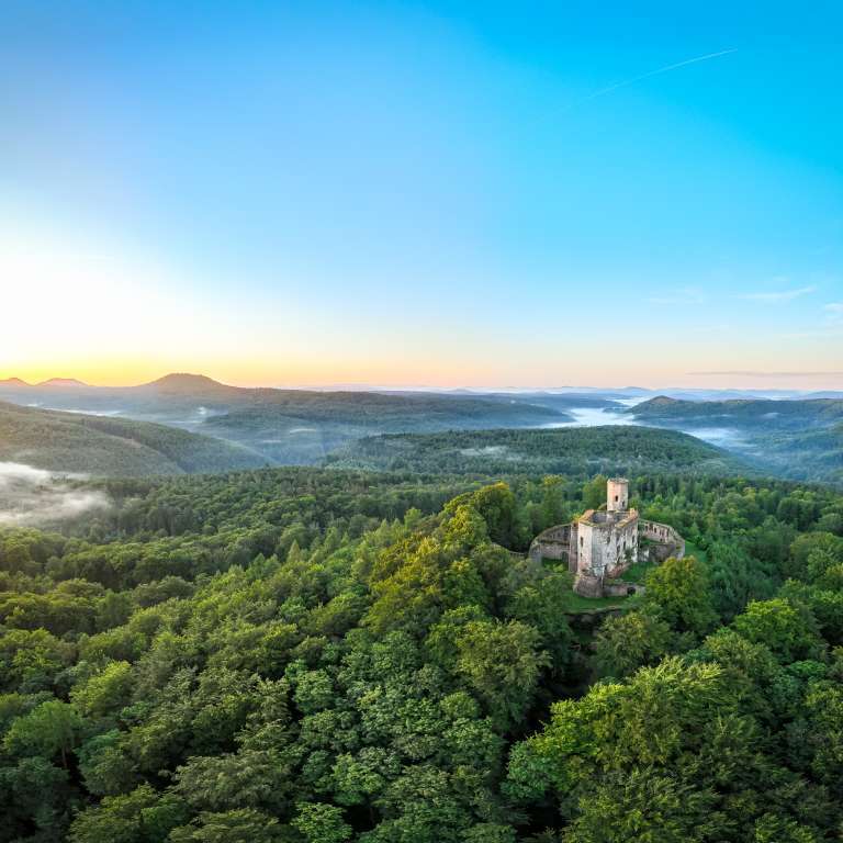 Burgruine Gräfenstein bei Merzalben aus der Luft