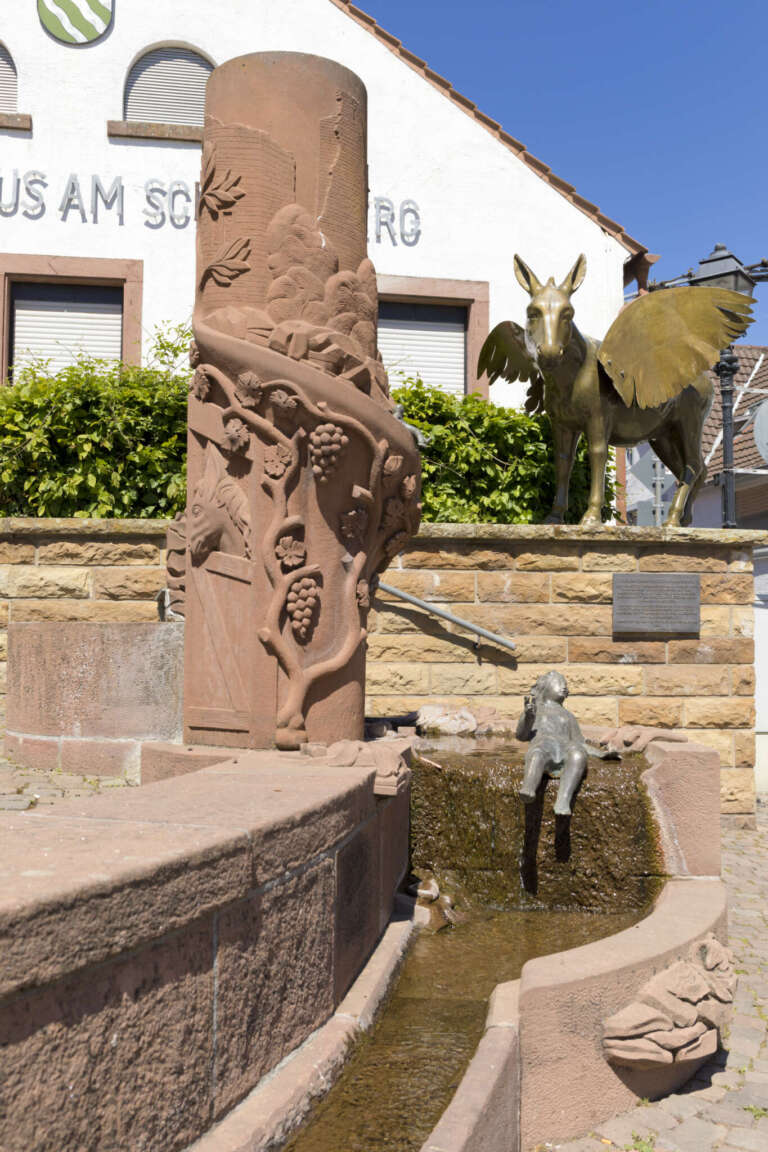 Rutschbrunnen mit Eschbacher Esel