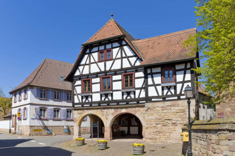 Historisches Fachwerkhaus im Weinort Heuchelheim