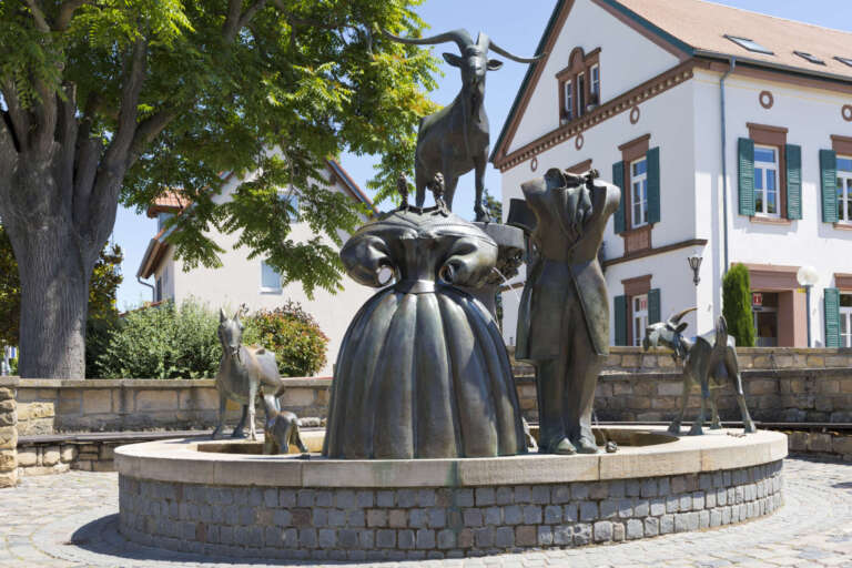 Der Geißbockbrunnen in Deidesheim