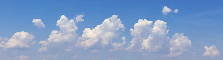 Panorama eines Himmels mit Wolken